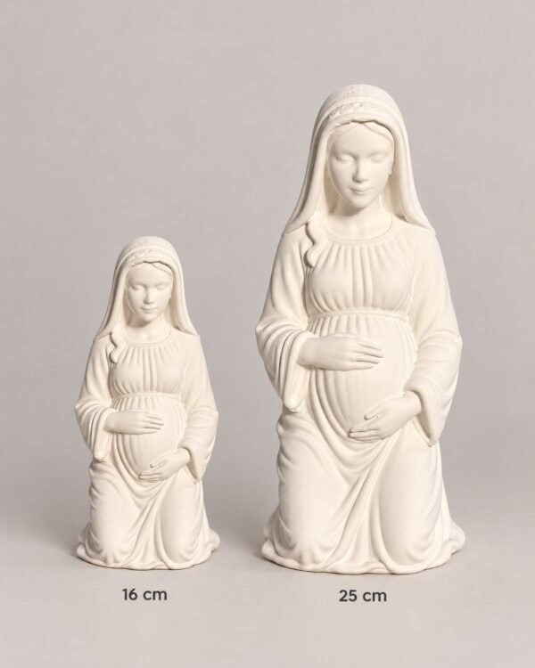 Comparativa de tamaños de la Virgen de la dulce espera: 16 cm y 25 cm