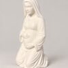 Virgen de la dulce espera vista de tres cuartos: Virgen embarazada de rodillas con velo y túnica